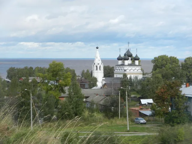 Церковь Спаса Всемилостивого и Белое озеро